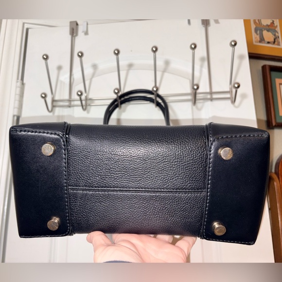 Michael Kors Mercer Gallery Medium Leather Satchel Tote Black Gold Lock Charm - Picture 5 of 16